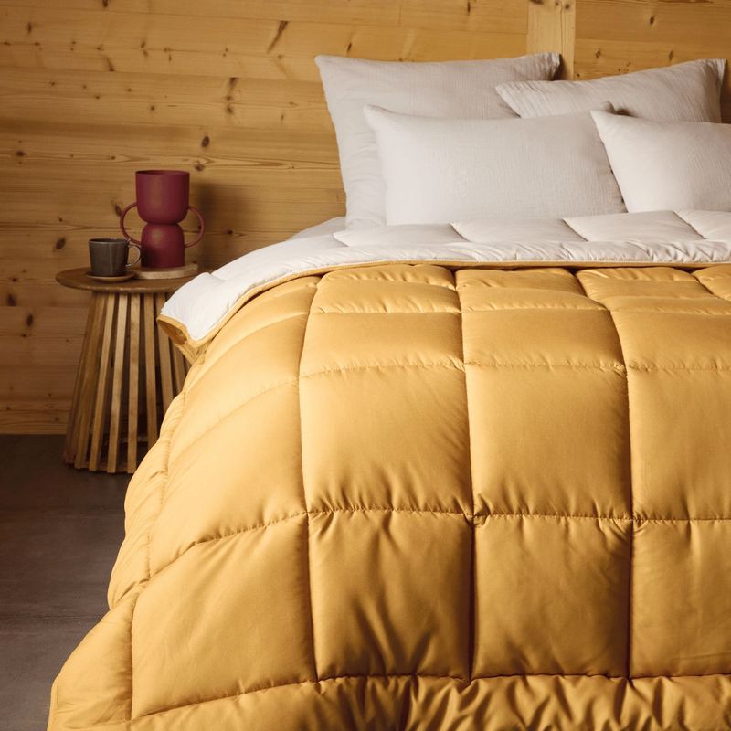 Zelesta - Easybed - Okergeel - Dekbed - Wasbaar - Strak Ruitpatroon