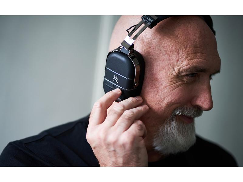 BOSS WAZA-AIR BASS Ein immersives neues Sound- und Übungserlebnis für Bassisten