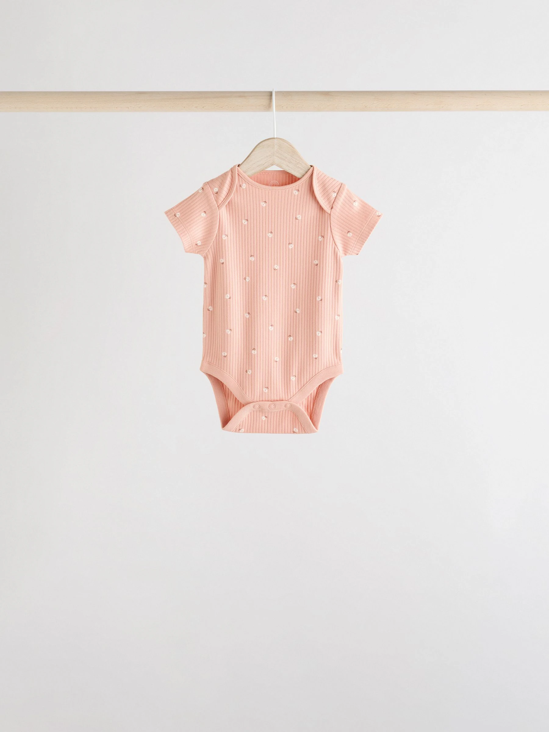 Abrikooskleur met fijne print - 5 Babyrompertjes met korte mouwen