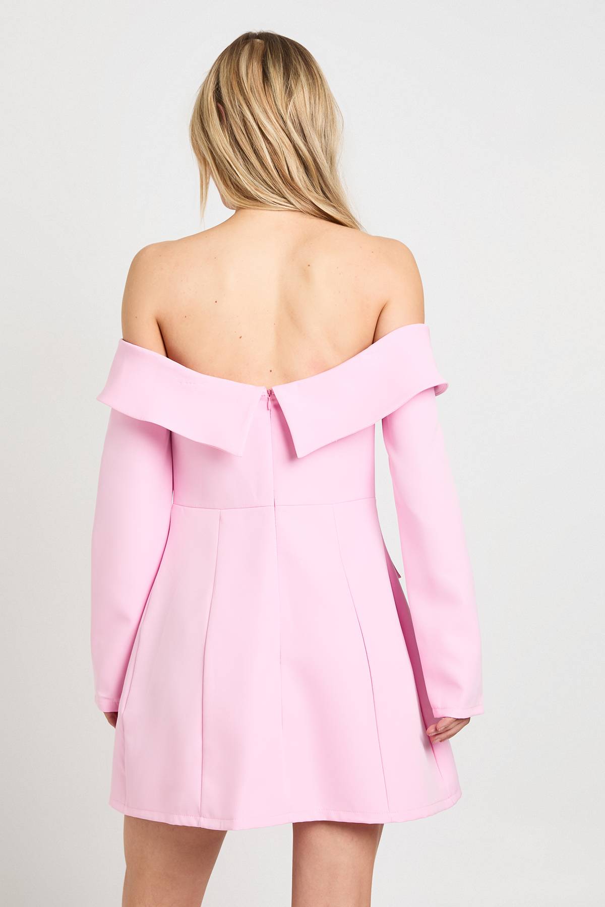 boohoo Robe Courte Structurée Bardot Petite