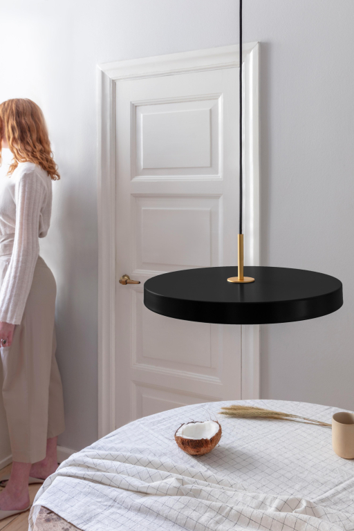 Umage Asteria Plus hanglamp LED medium Ø43 messing/Black