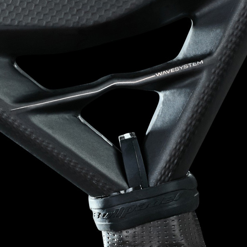 Bullpadel Neuron 2025 - Raquette de padel polyvalente Fede Chingotto