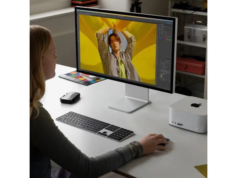 Apple Mac Studio - USFF M2 Max - RAM 32 GB - SSD 512 GB - M2 Max 30-core GPU - Gigabit Ethernet, 10 Gigabit Ethernet, 5 Gigabit Ethernet, 2.5 Gigabit Ethernet, IEEE 802.11ax (Wi-Fi 6E), Bluetooth 5.3 - macOS Ventura 13.0 - skærm: ingen - sølv