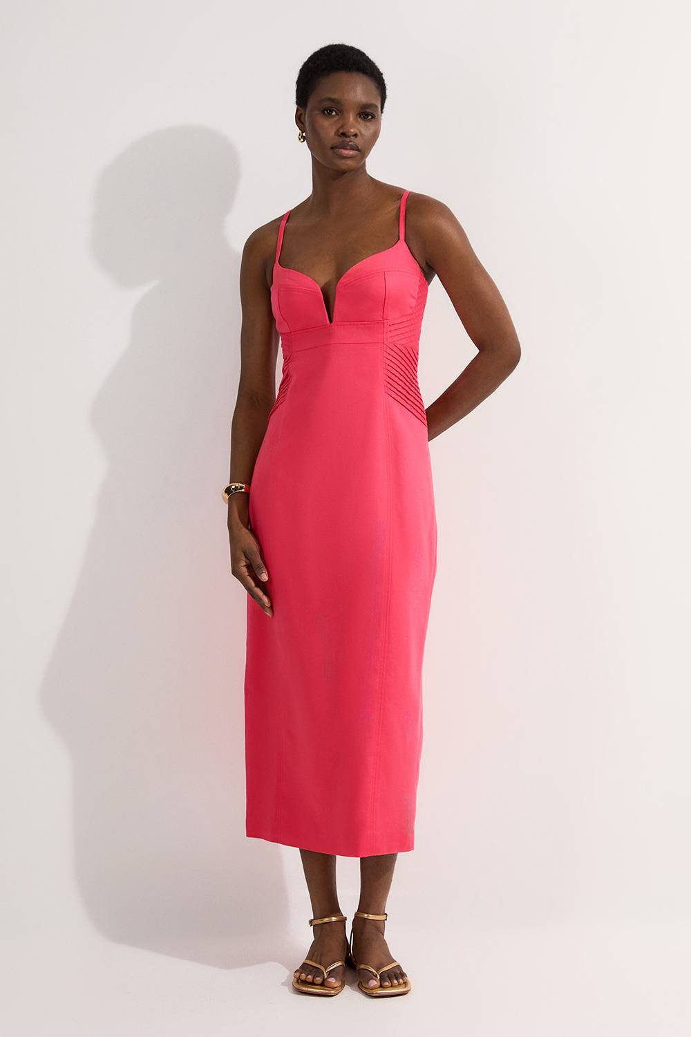 KarenMillen Robe midi ajustée à taille haute en lin premium avec détails de pinces style crayon
