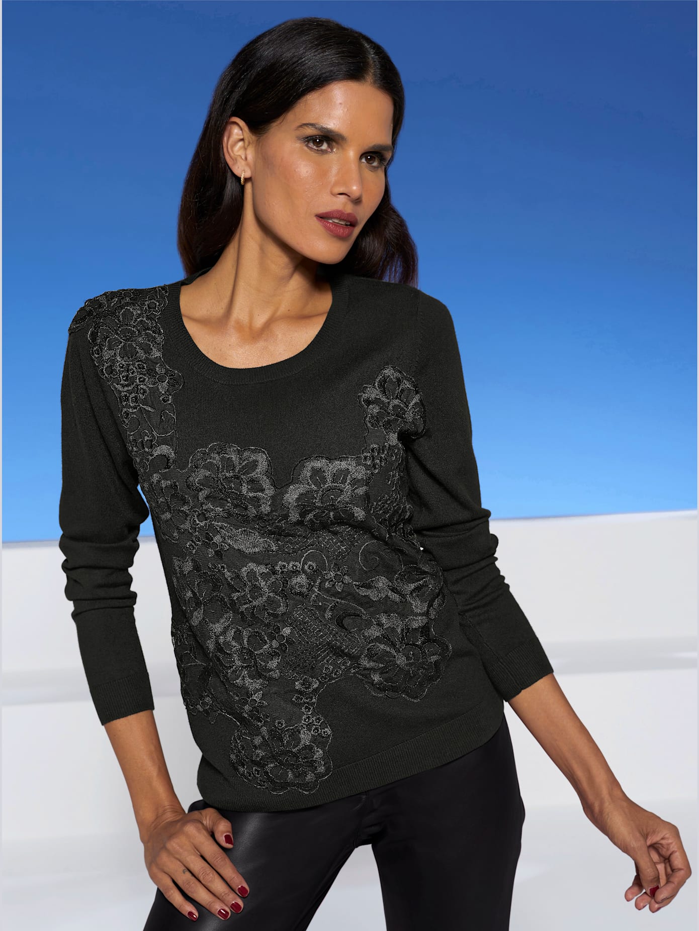 Pull en dentelle dentelle devant