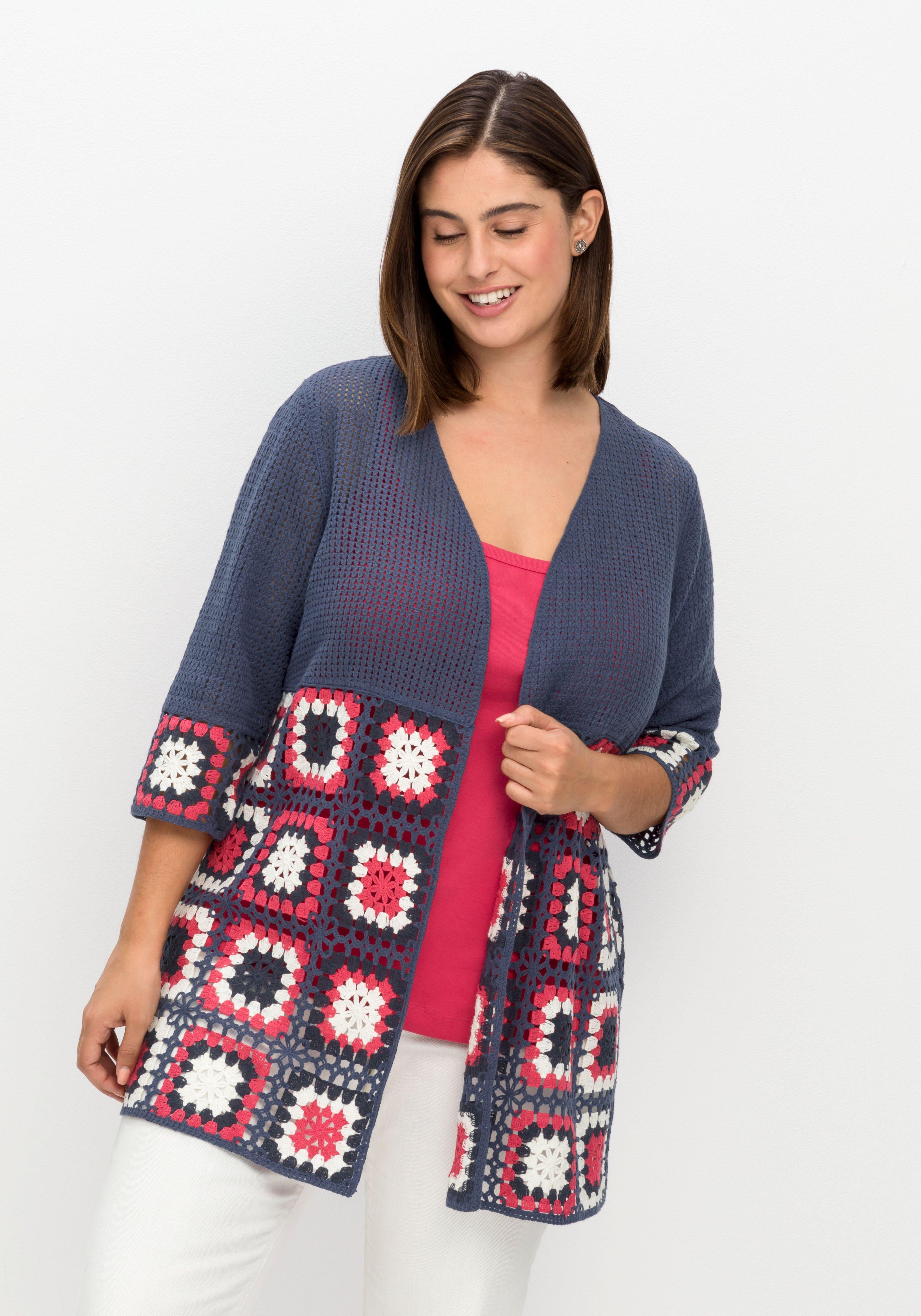 Longstrickjacke im Crochet-Häkelmuster