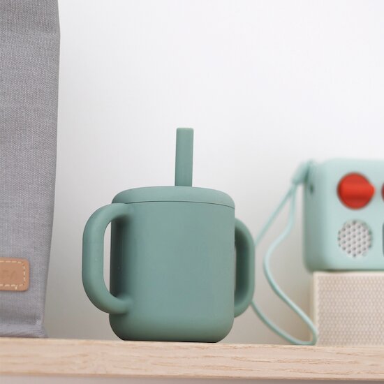 Tasse à Paille en silicone   Vert Sauge        de               Béaba