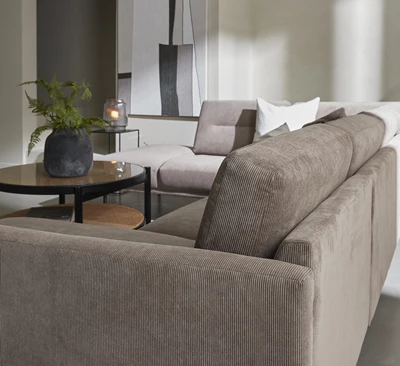 Larvik højrevendt hjørnesofa med chaiselong
