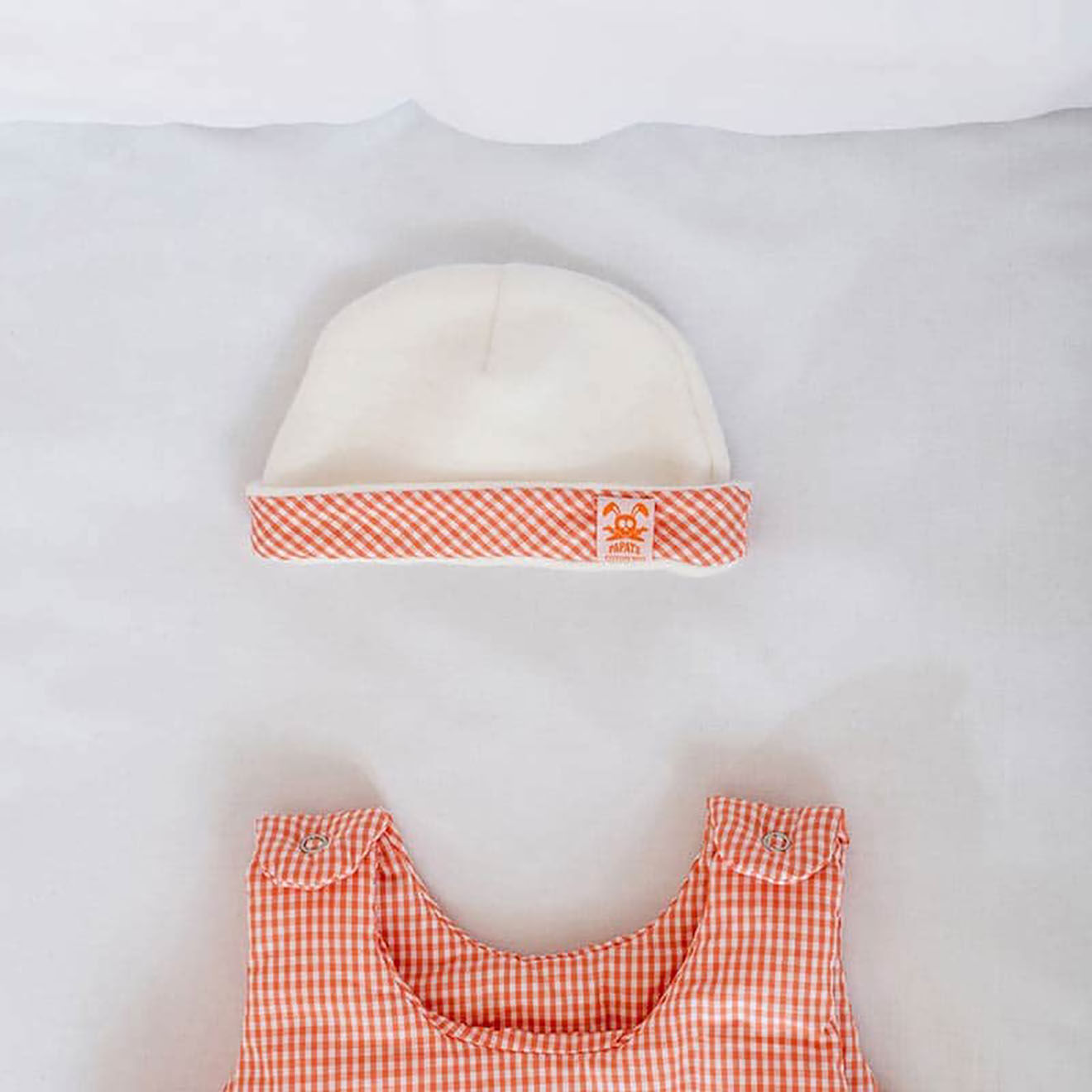 Papate Bonnet de Naissance en Coton Bio blanc/vichy - 20x12 cm