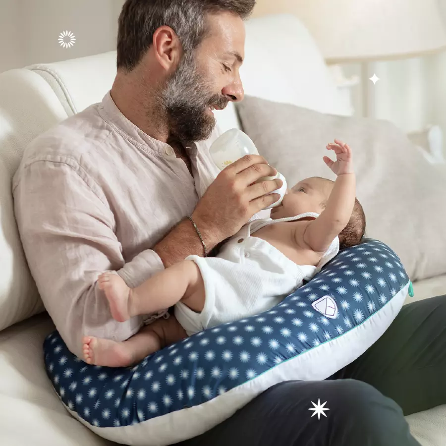 KOALA BABYCARE®Stillkissen Hug Baby - blau