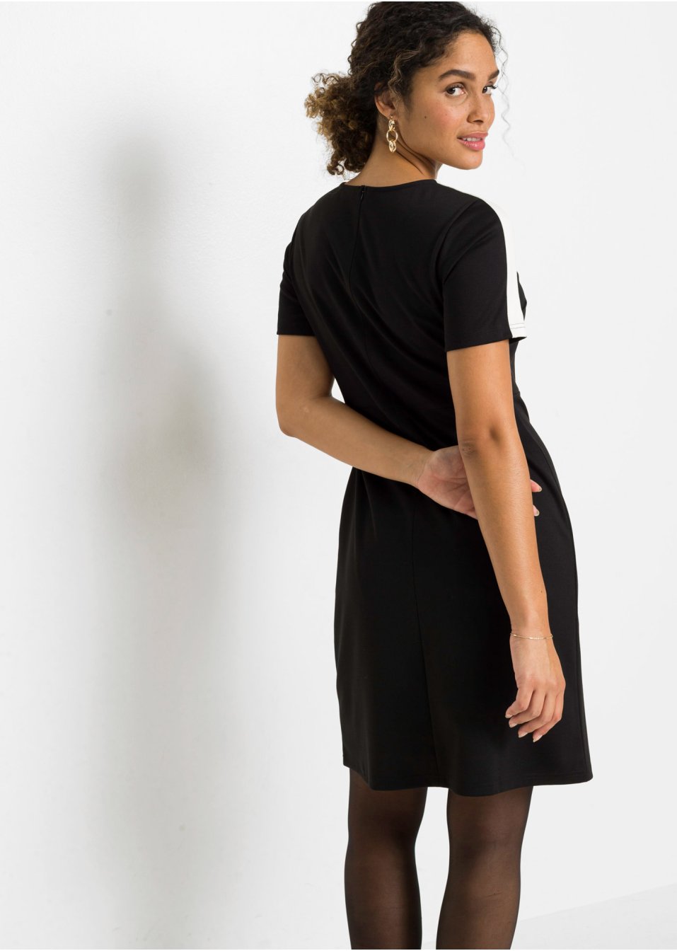 Robe en jersey à rayures contrastantes