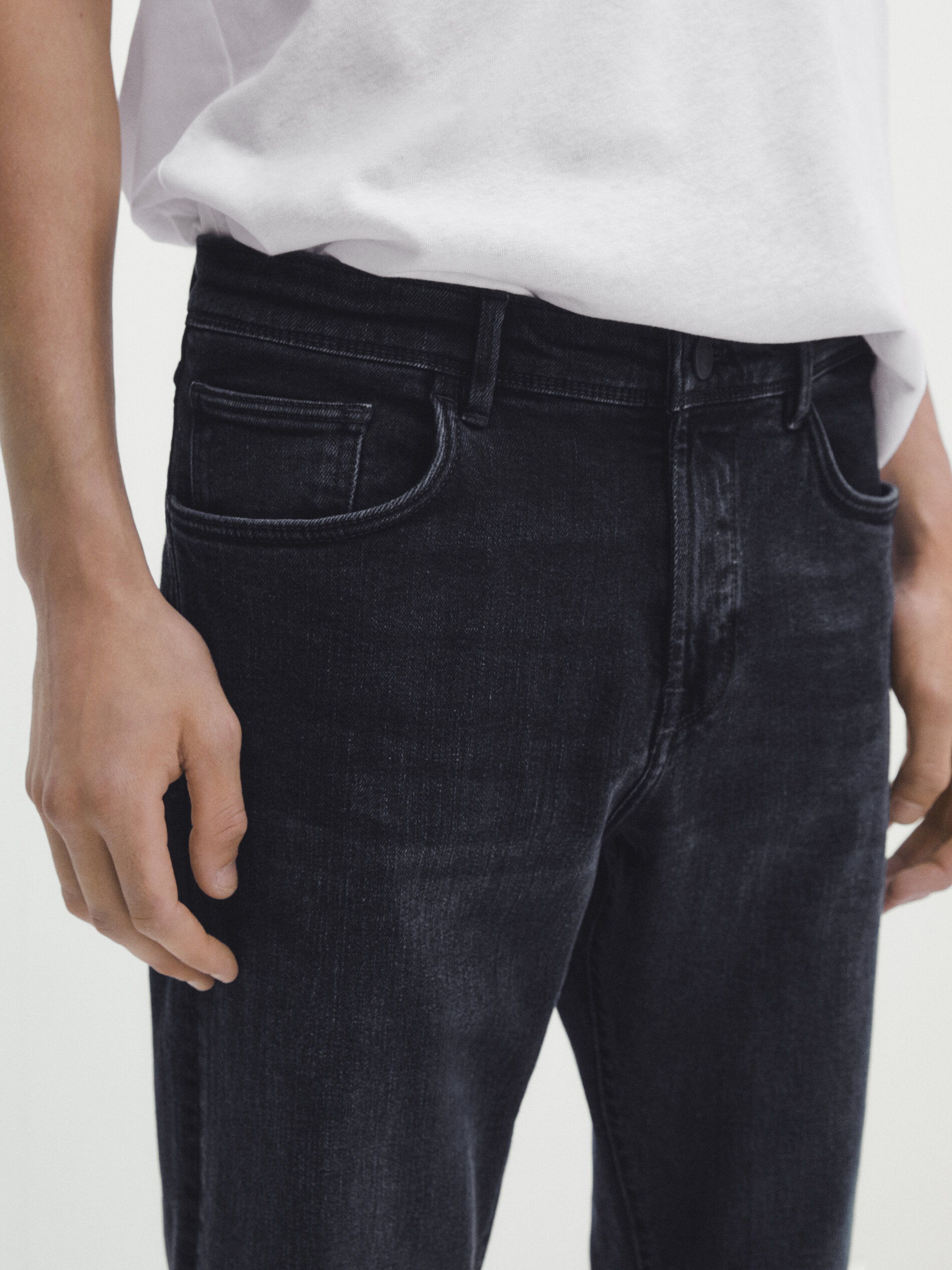 Calça vaqueira slim fit azul e preta - INDIGO
