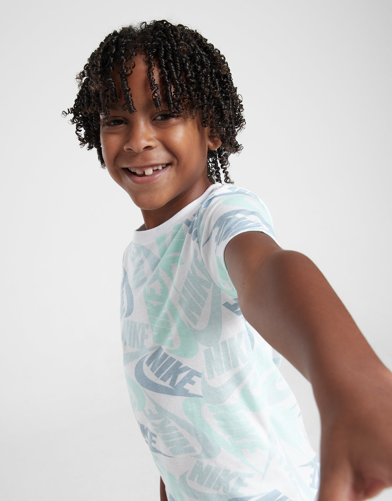 Nike Ensemble T-shirt/Short Imprimé Enfant