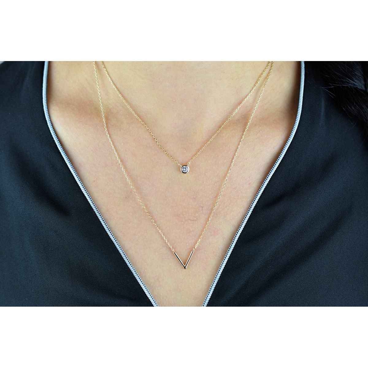 Collier 2 rangs forme V et oxyde de zirconium rond Plaqué OR 750 3 microns