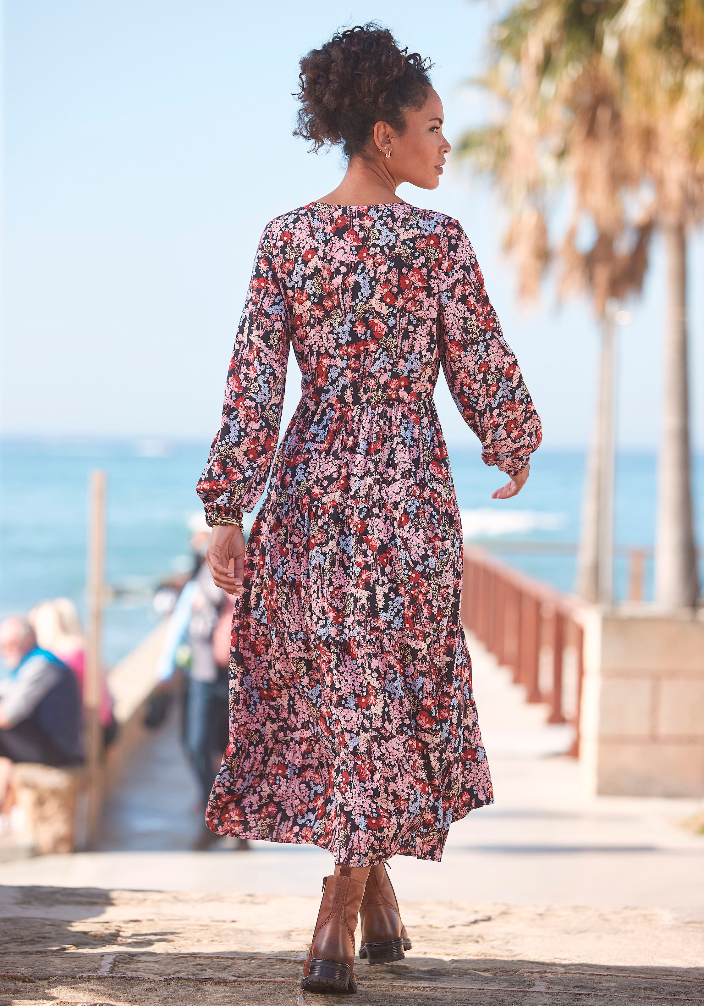 LASCANA Maxikleid mit Blümchenprint und V-Ausschnitt, Sommerkleid