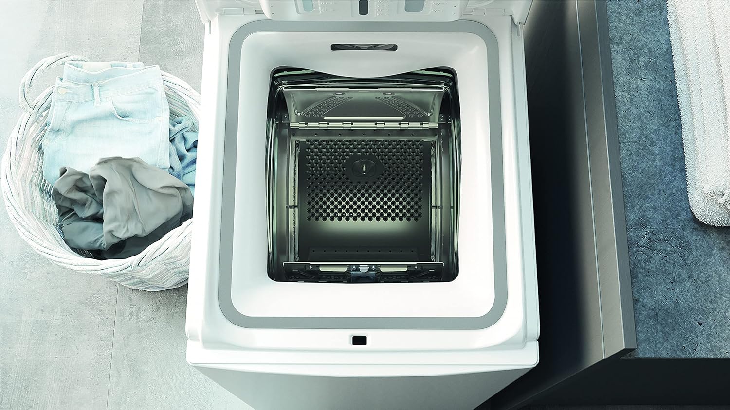 Bauknecht WMT Star 6ZB Toplader-Waschmaschine/ 6 kg/ 1200 UpM/ Vollwasserschutz/ Automatische Trommelpositionierung/ SoftOpening/ 15° Green&Clean/ Kurz 30'/ FreshFinish/ Extra Spülen/ Startzeitvorwahl