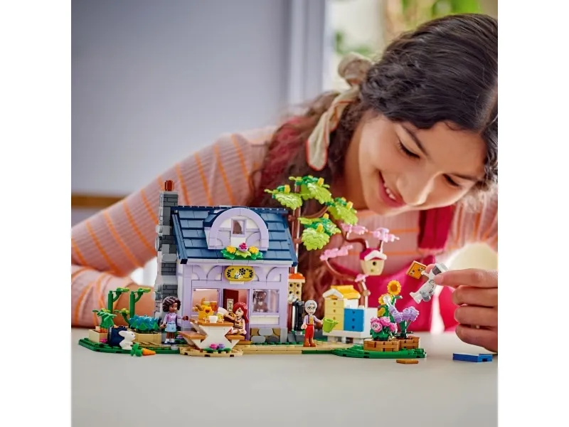 LEGO Friends 42669 Biavlerhus og blomsterhave