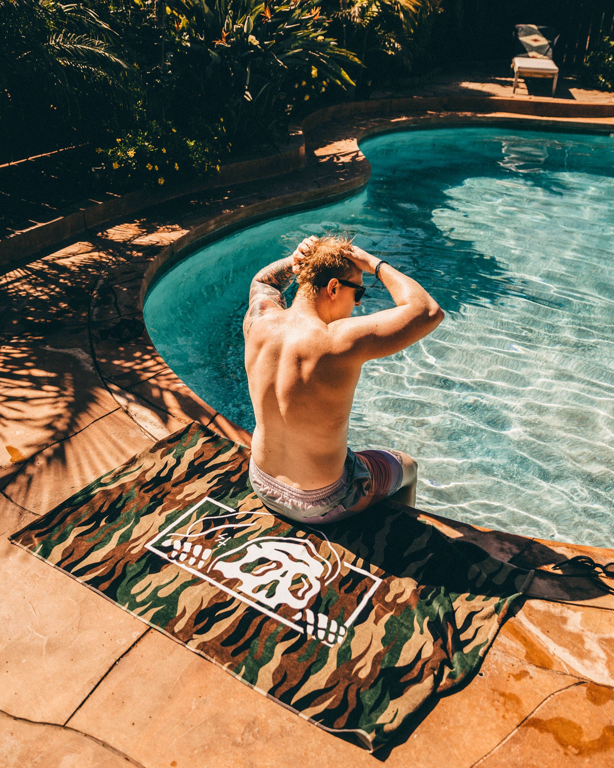 LEUS Serviette de plage - Sketchy Tank