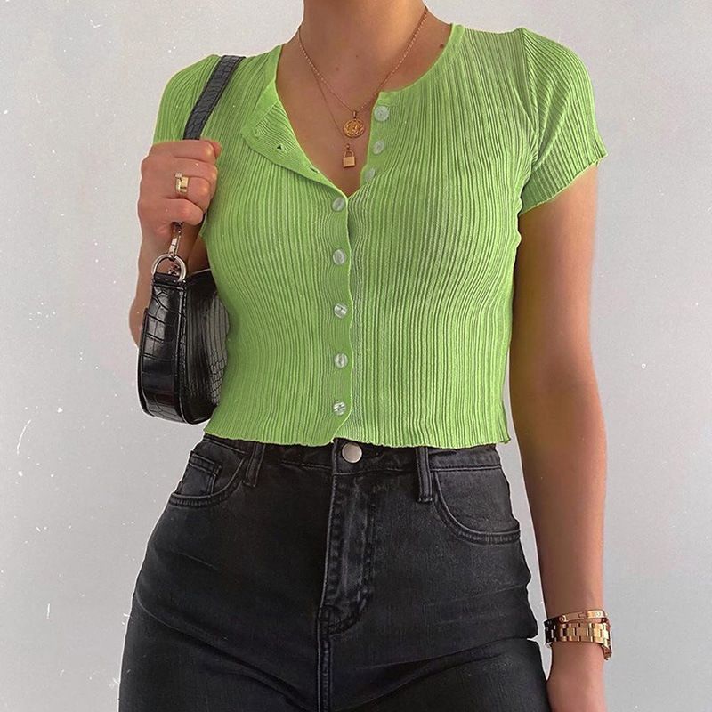 Femme Cradle - Geribbelde crop top met korte mouwen en knoopjes