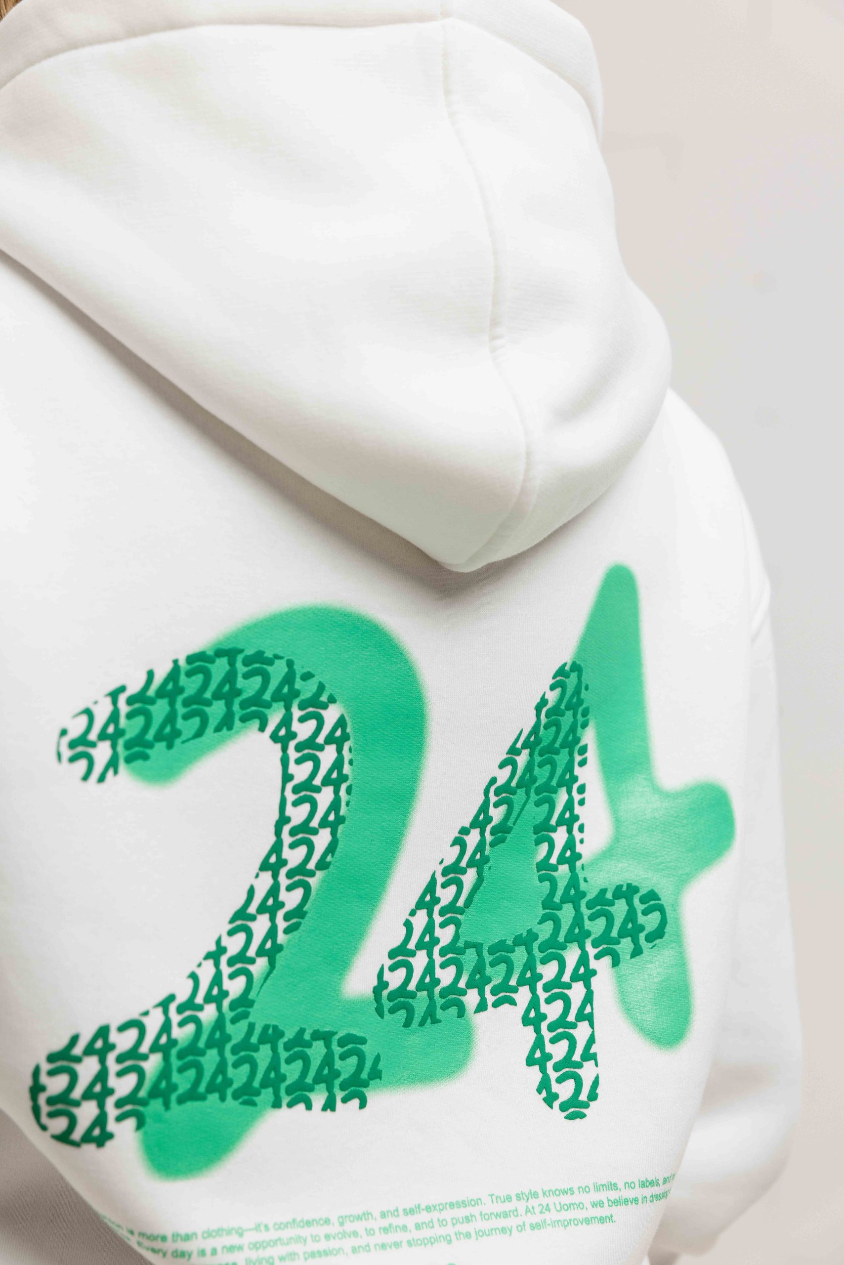 24 Uomo Artwork Hoodie Dames Off-White