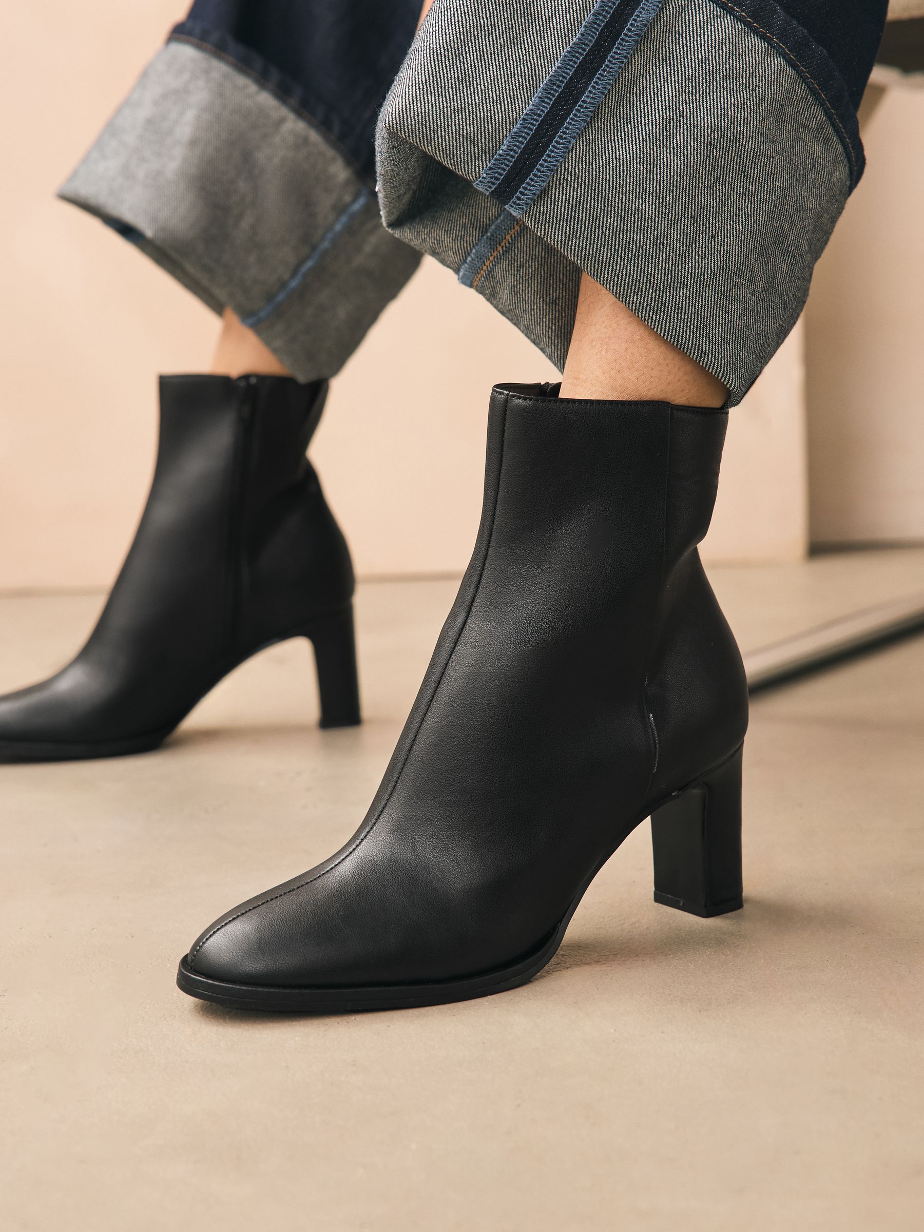Zwart - Forever Comfort® - Enkellaarzen met blokhak