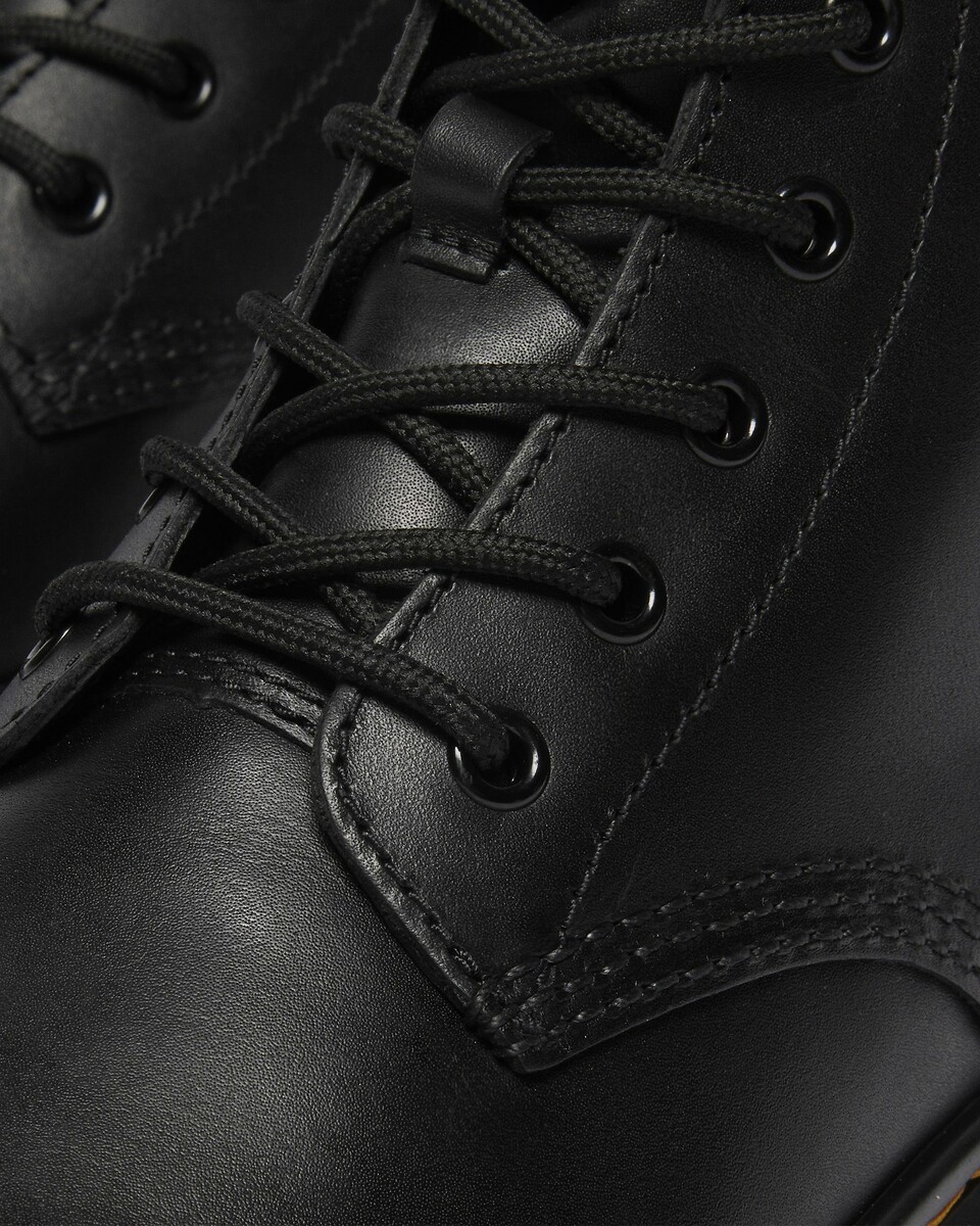 DR. MARTENS<br>Botas Chukka de Couro Brookline