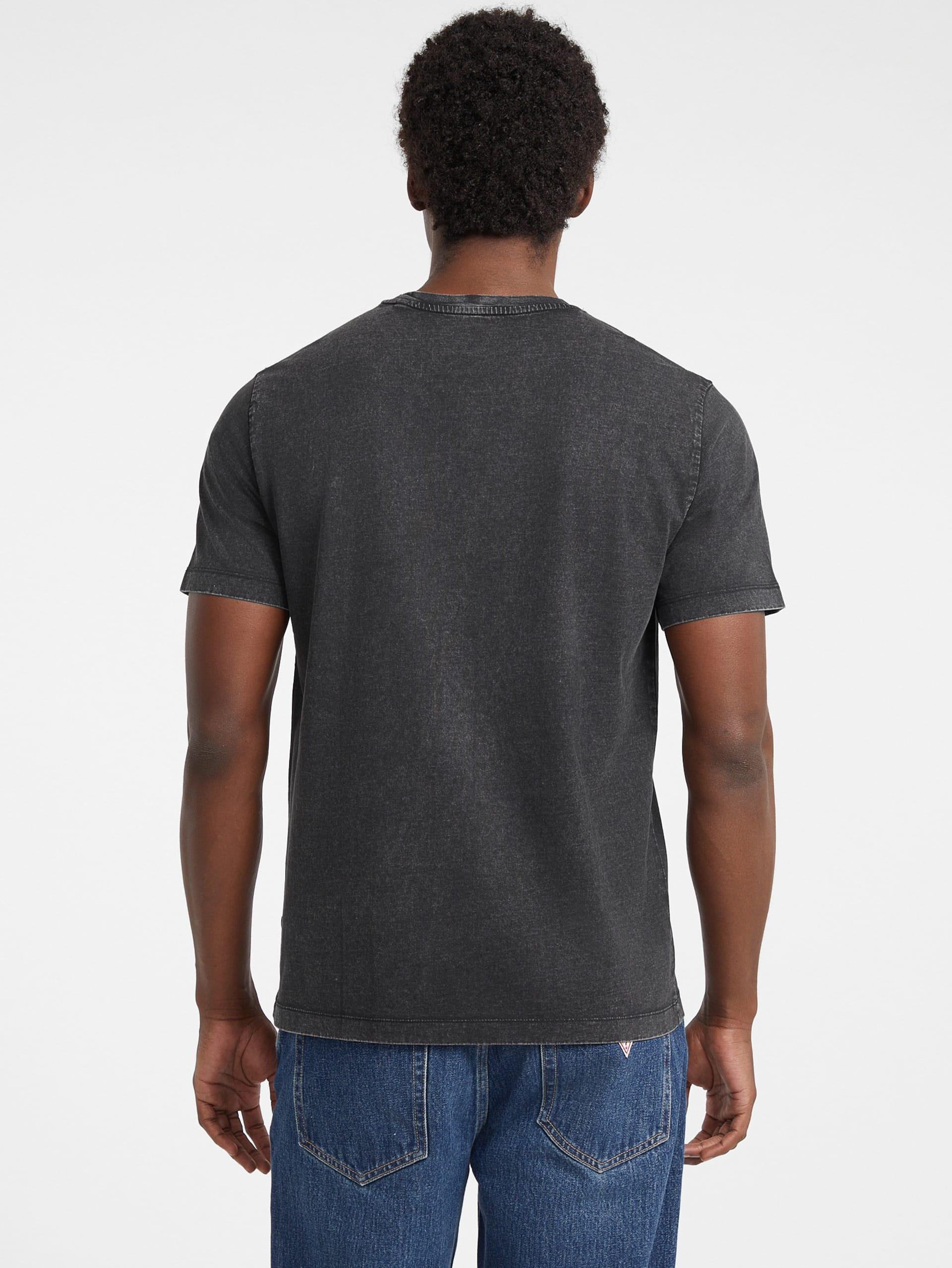 Camiseta com logo de contorno regular