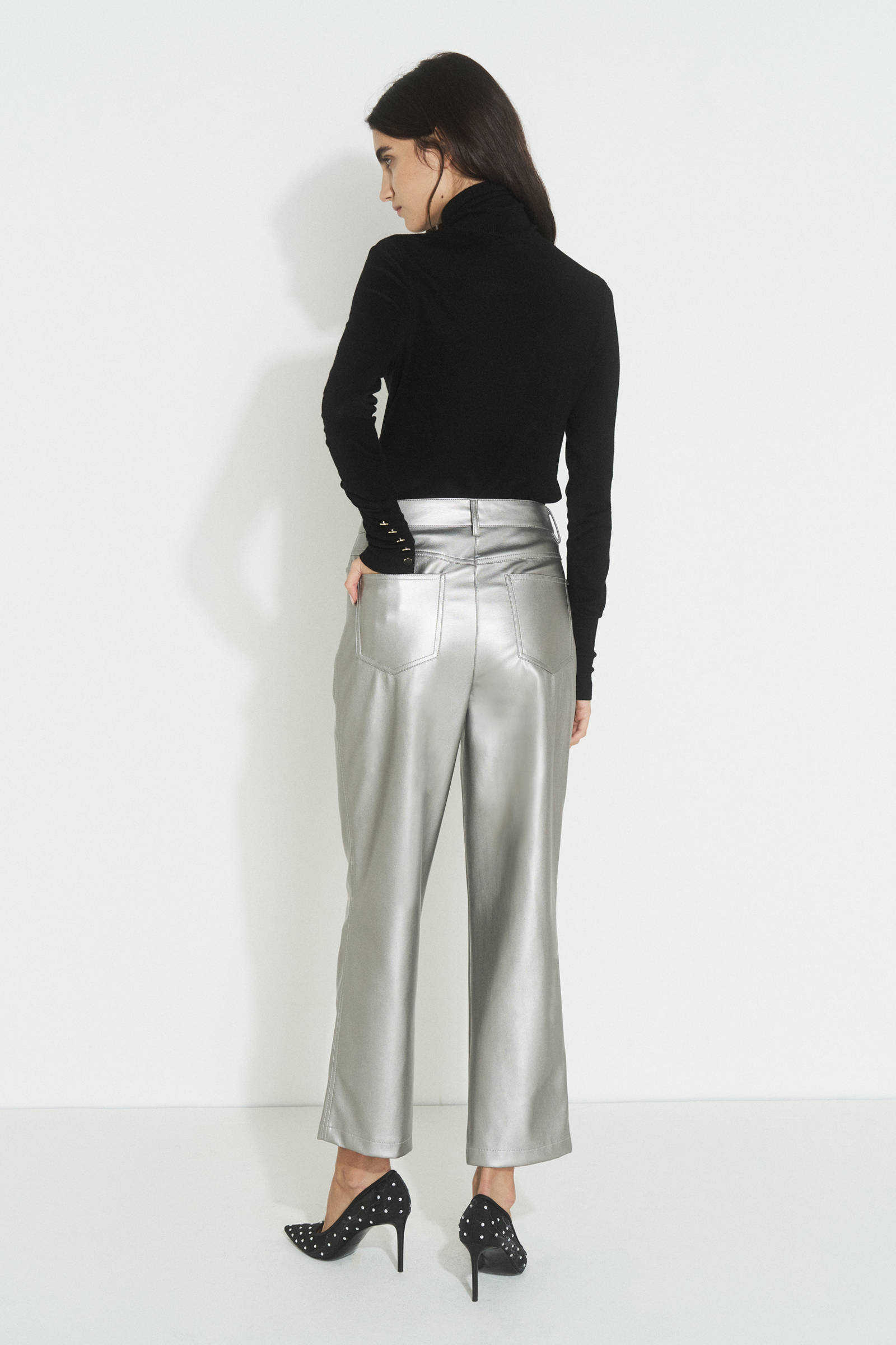 Ruby coltrui met knopen details zwart