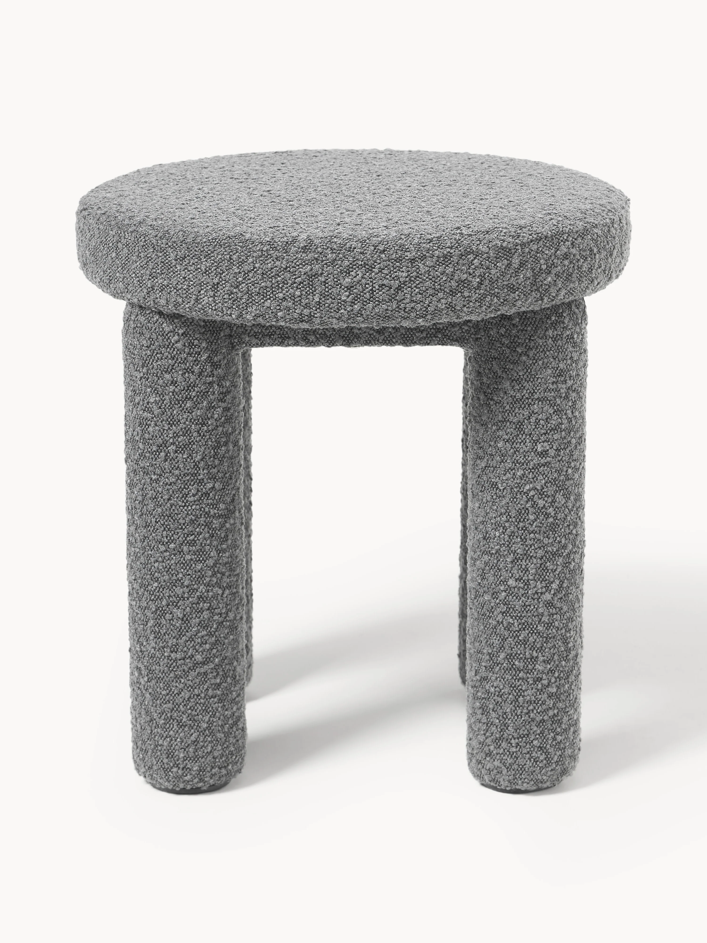 Westwing | Crosby Studios, bouclé gestoffeerde kruk Tabouret 1