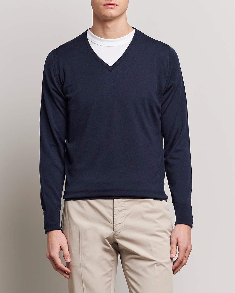 John Smedley Bobby Extra Fine Merino V-Neck Pullover Midnight