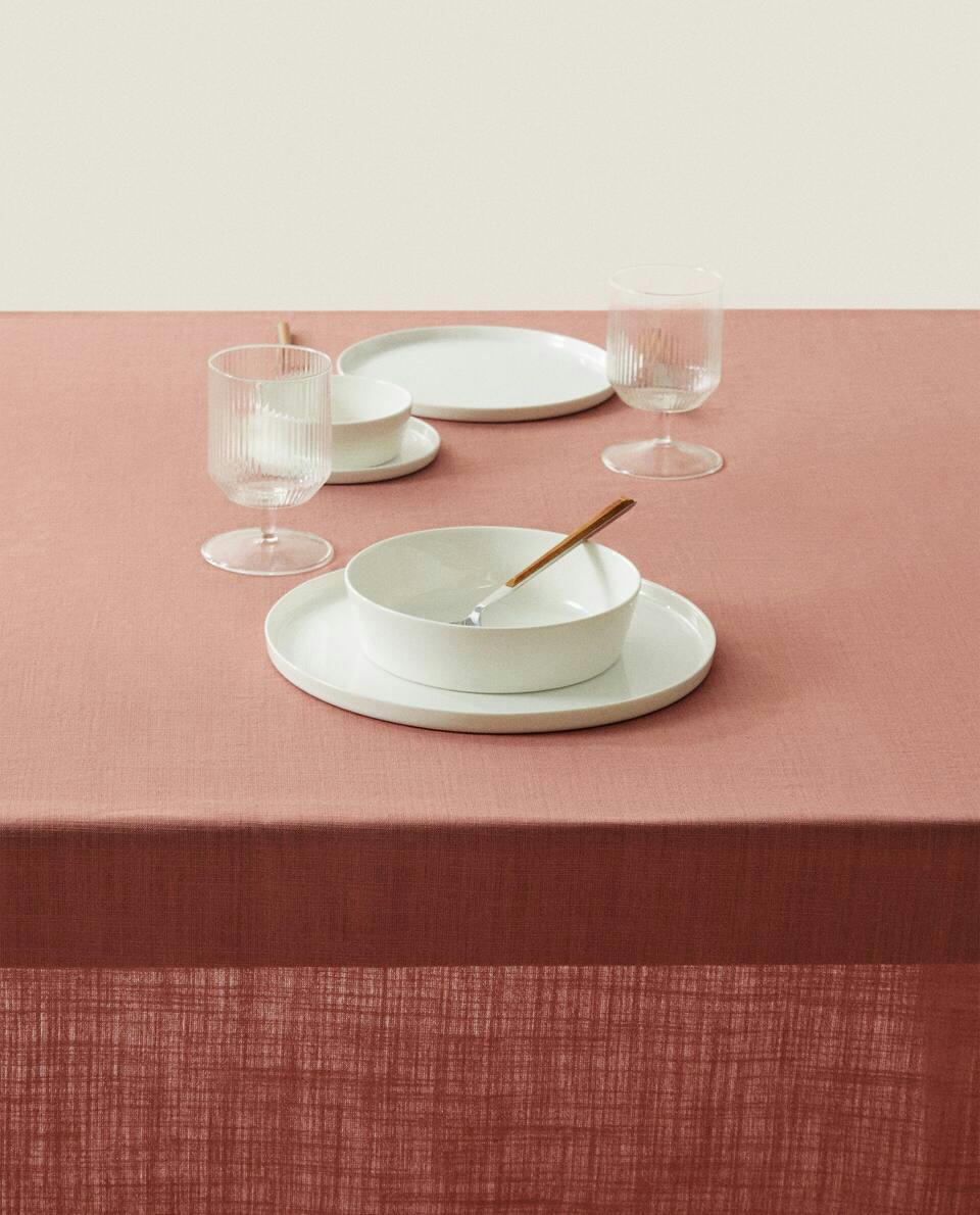 TOALHA DE MESA COM BUNDAS