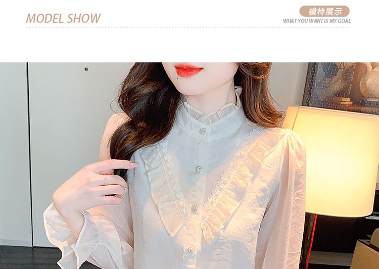 Daybreak - Blouse met pofmouwen en hoge hals, effen, geplooid, imitatieparelmotief en knoopjes