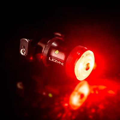 SADDLE Ai ALERT 250 Rücklicht  Schwarz  250 Lumen