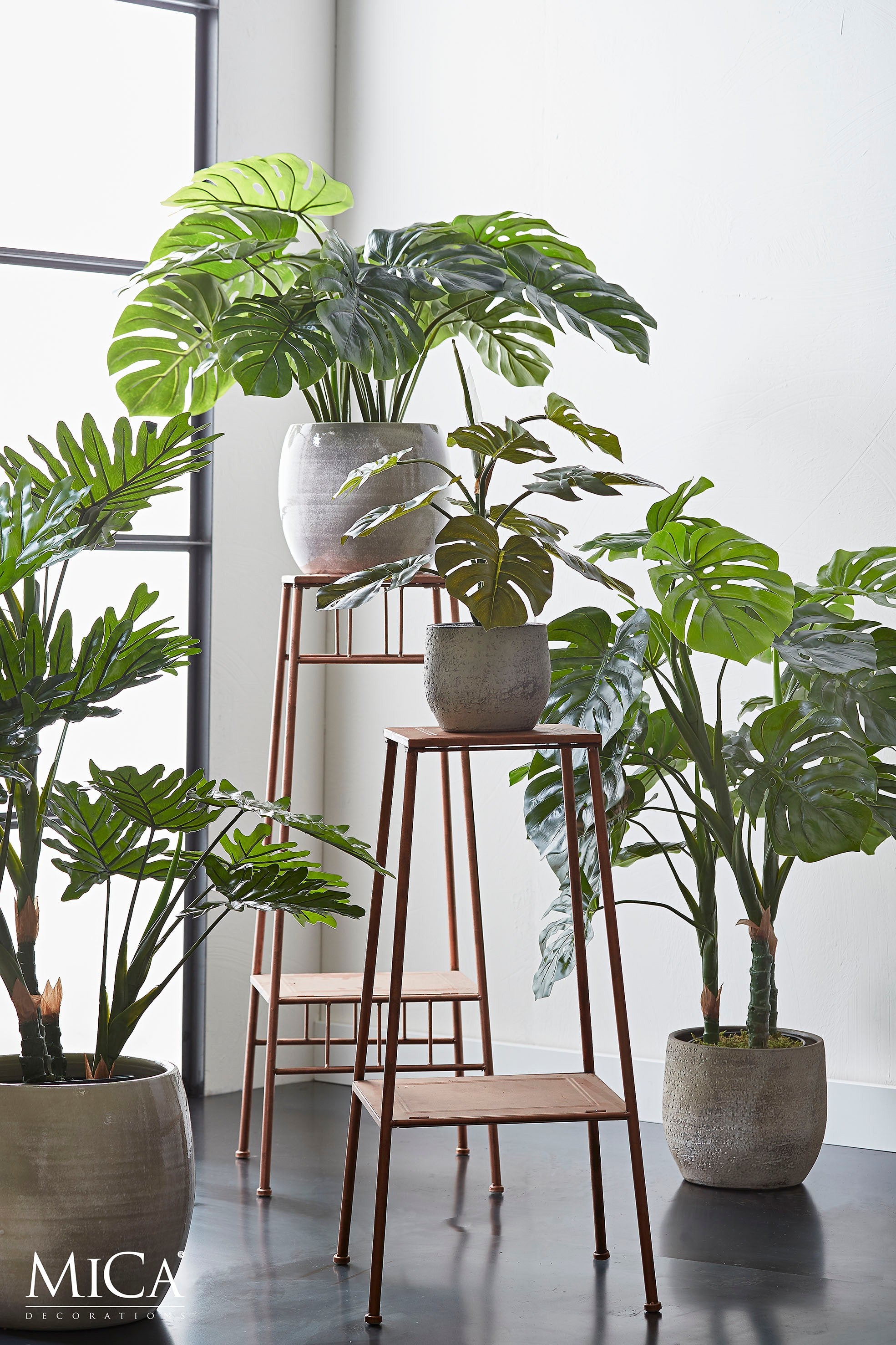 Mica Decorations Monstera in plastic pot groen - h140xd80cm