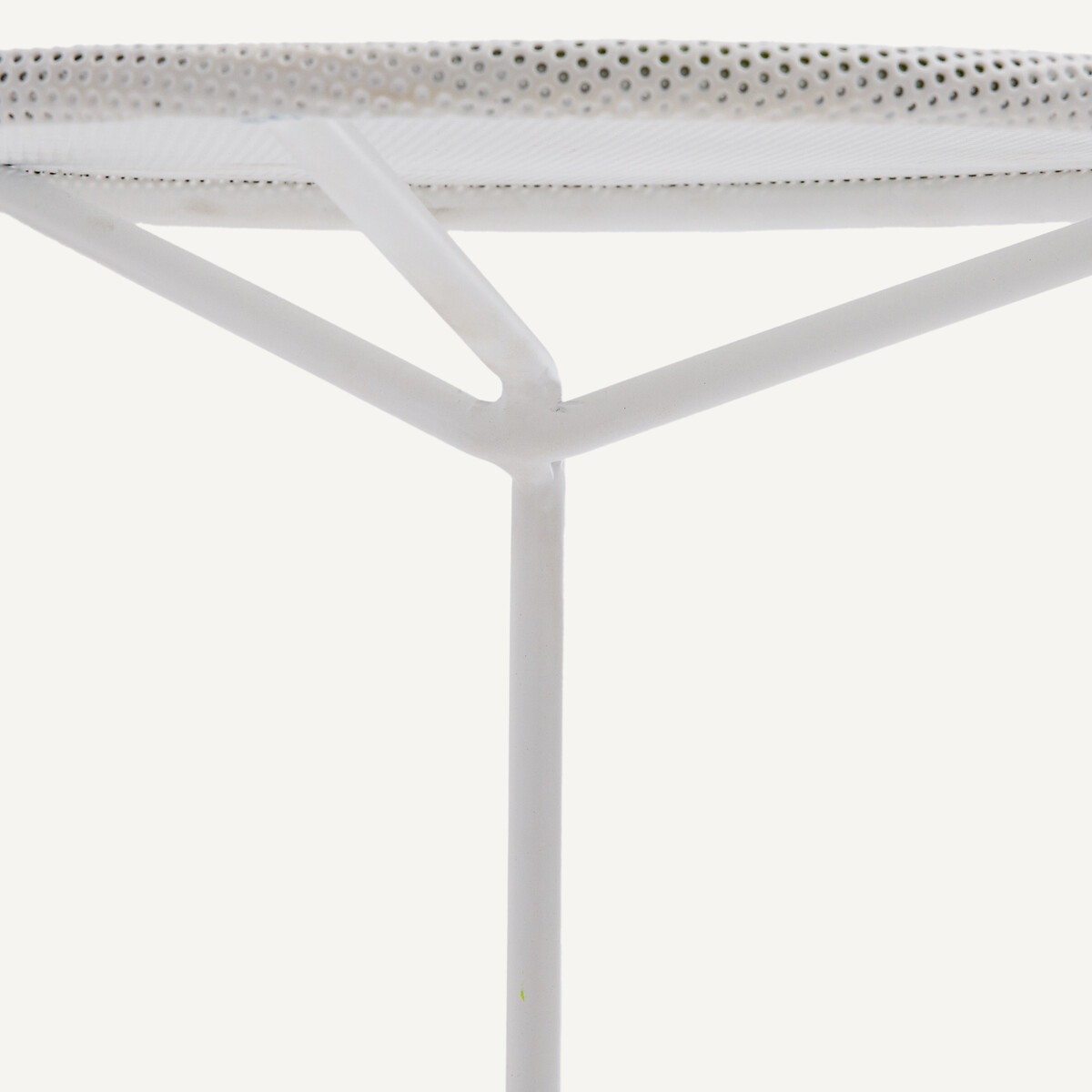 OTTO STUDIO PARA AM.PM<br>Mesa lateral em ferro perfurado, A42 cm, Joy