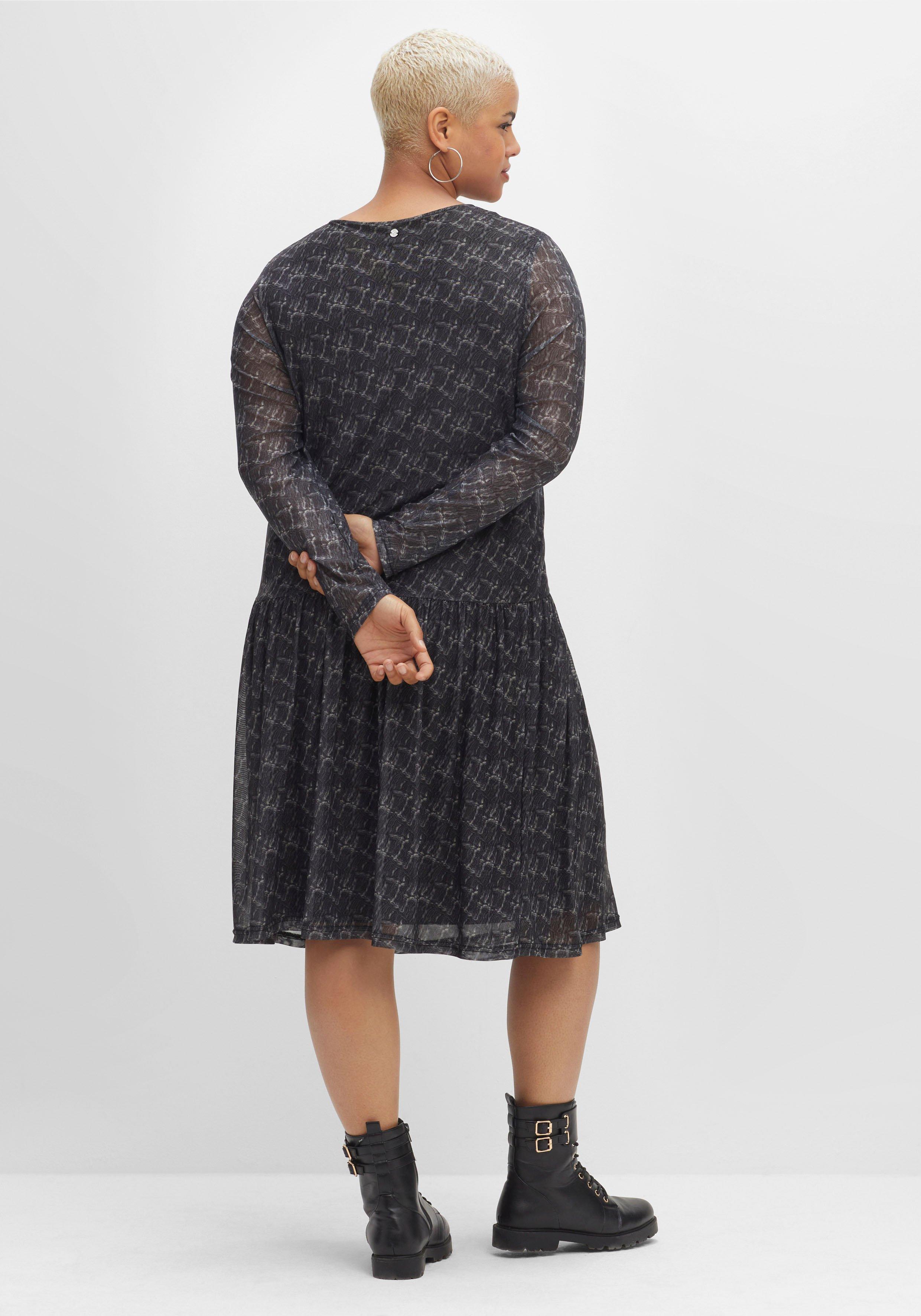 Meshkleid mit V-Ausschnitt und tiefer Taille