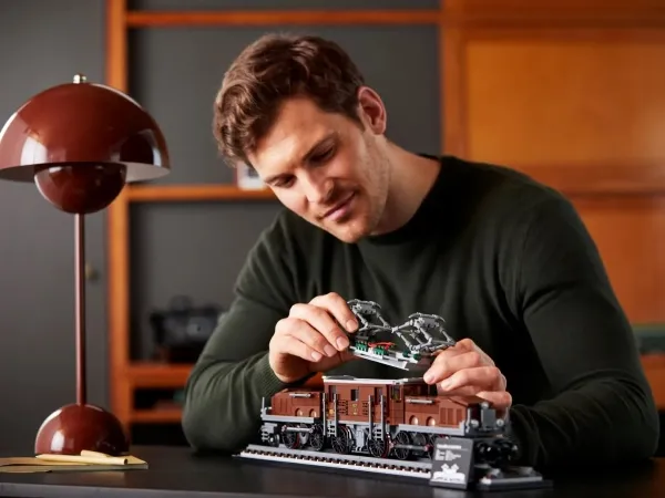 LEGO Creator Expert 10277 Krokodillelokomotiv