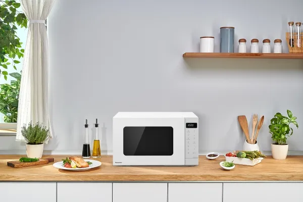 Panasonic NN-K35NWM - Mikrobølgeovn med grill - 24 liter - 900 W - hvid