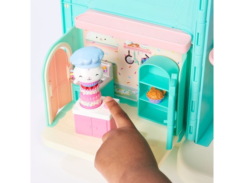 Spinmaster Gabby's Dollhouse Cakey's Küche Deluxe Rooms Deluxe 'Bakey with Cakey'-Küche und Kuchi-Katzenfigur
