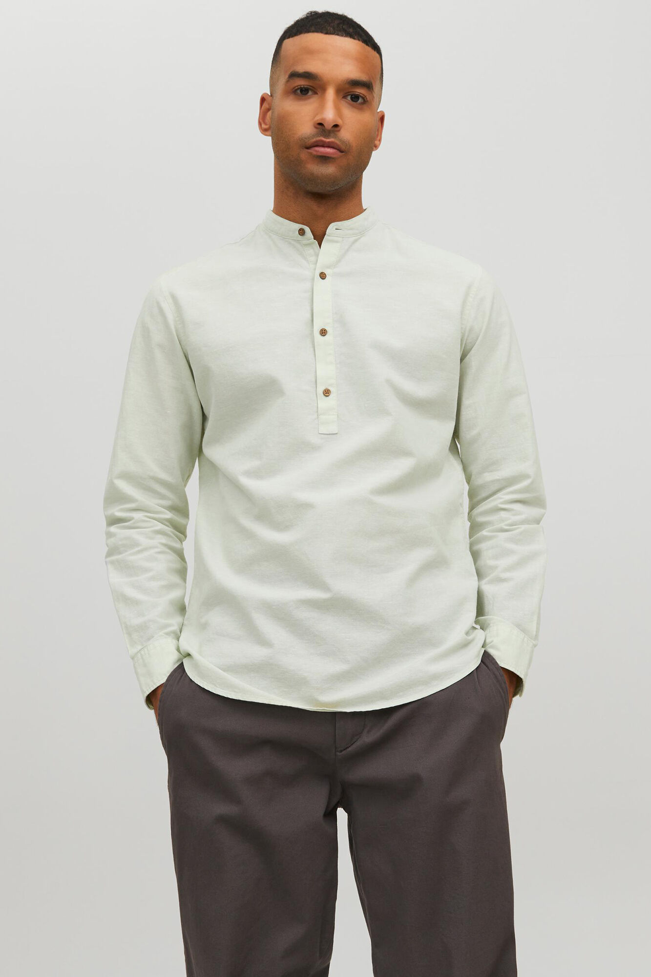 Camisa casual com gola mandarim - Verde