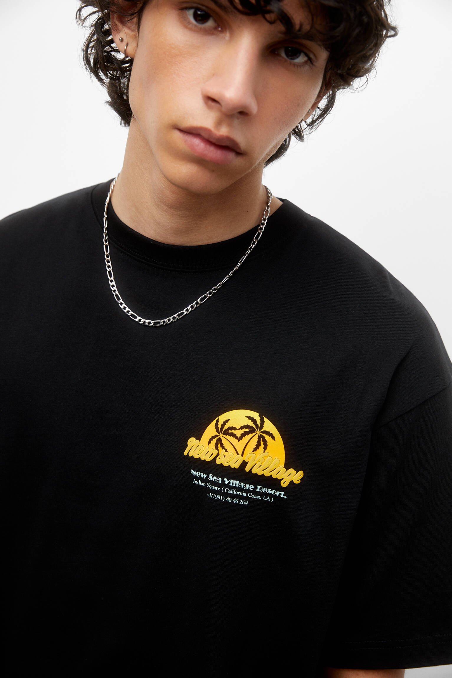 CAMISETA DE MANGA CURTA ESTAMPADA - PRETA