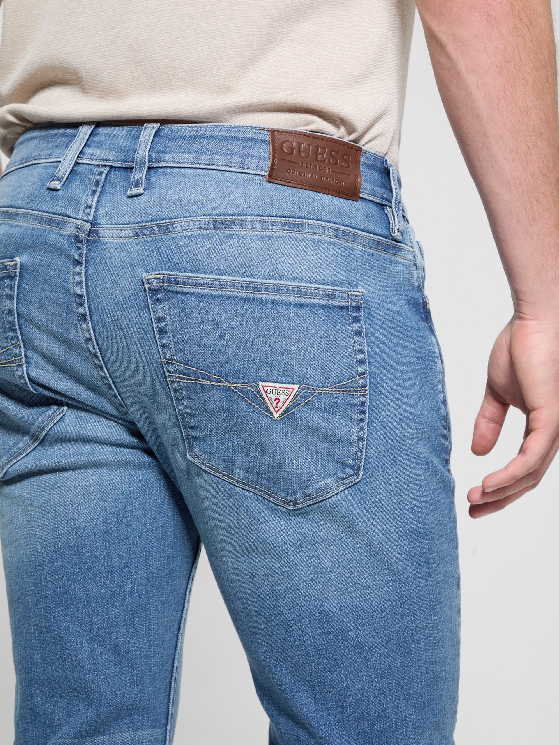 Calça jeans reta de cintura média Eco Davis