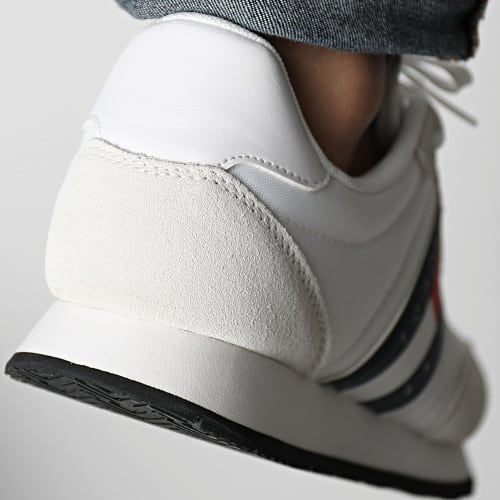 Baskets Runner Casual Essential 1351 White