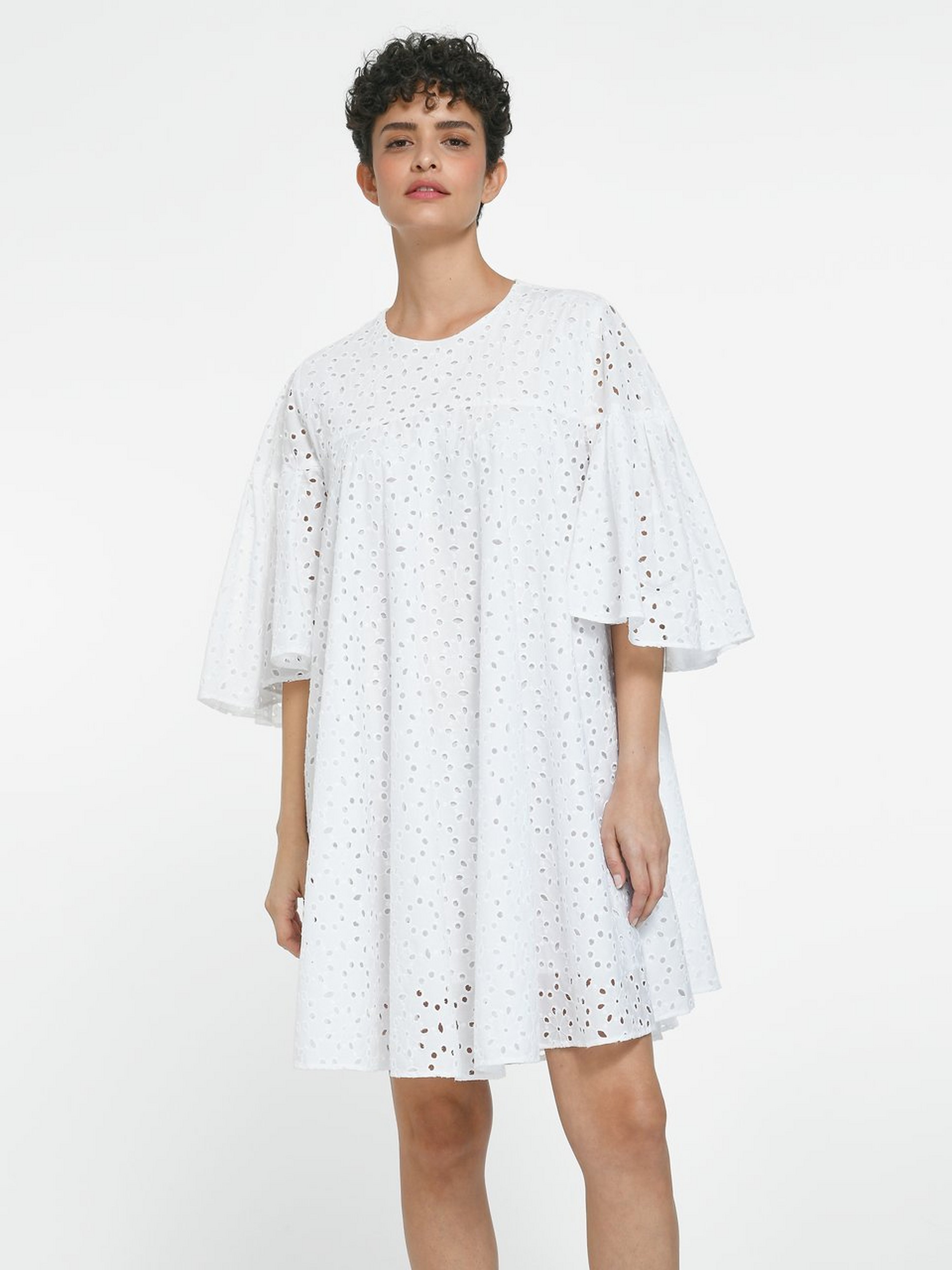 Kleid mit Lochstickerei
