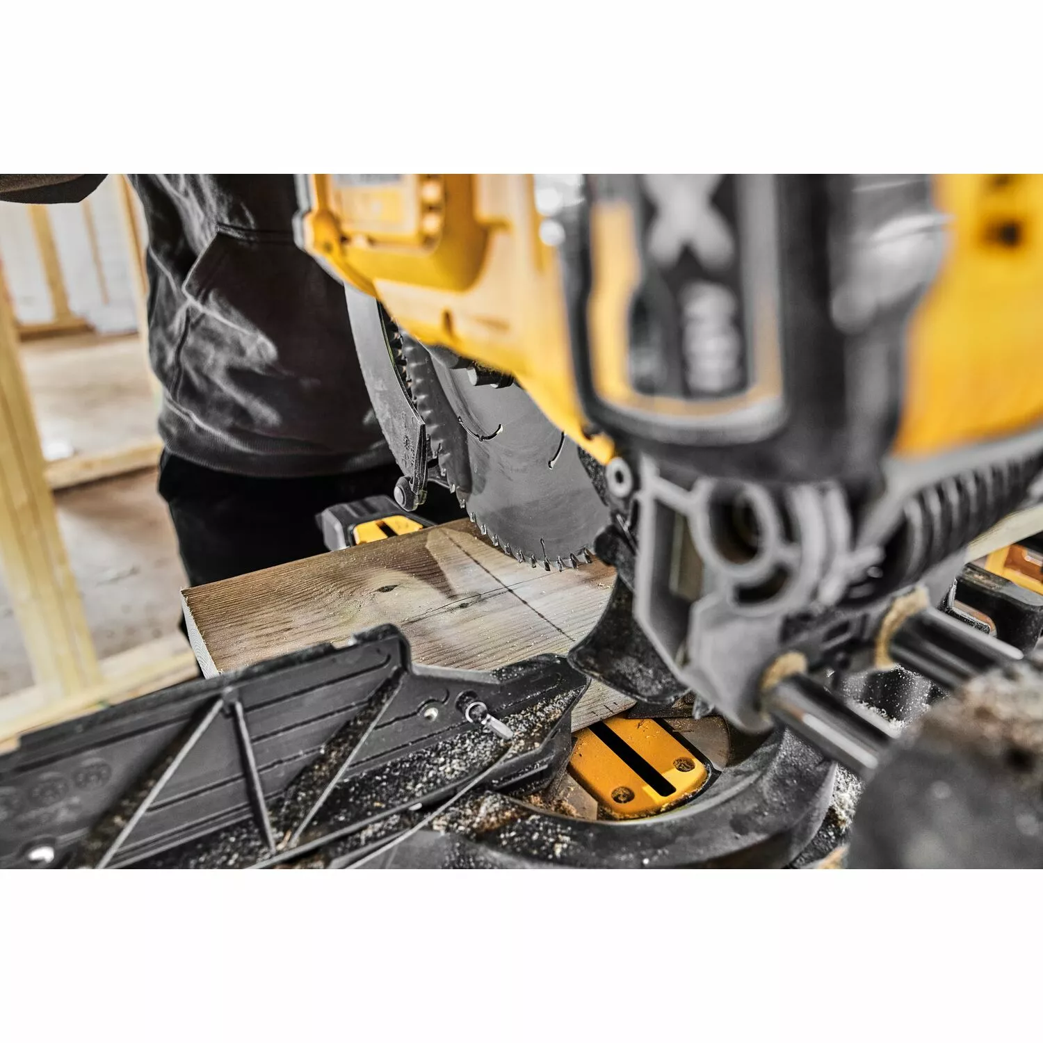 DeWALT DCS781N-XJ 18V/54V XR FlexVolt Li-Ion Accu Afkort-/verstekzaag body - 305 mm