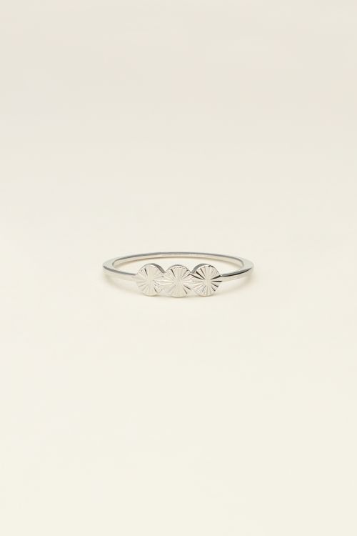 Ring met drie muntjes