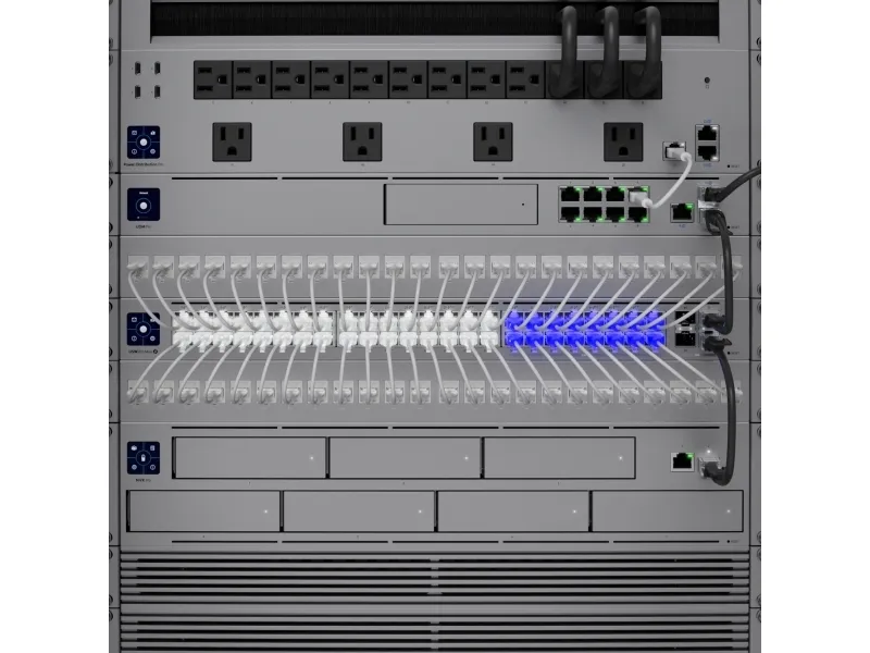 Ubiquiti UniFi Pro Max 48 PoE - Switch - L3 - Administreret - 16 x 1/2.5G (8 PoE , 8 PoE  )   32 x 10/100/1000 (24 PoE , 8 PoE  )   4 x 10 Gigabit SFP  - monterbar på stativ - PoE   (720 W)