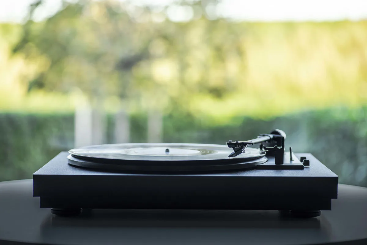 Pro-Ject A1   cellule Ortofon OM 10 Platines vinyle hi-fi
