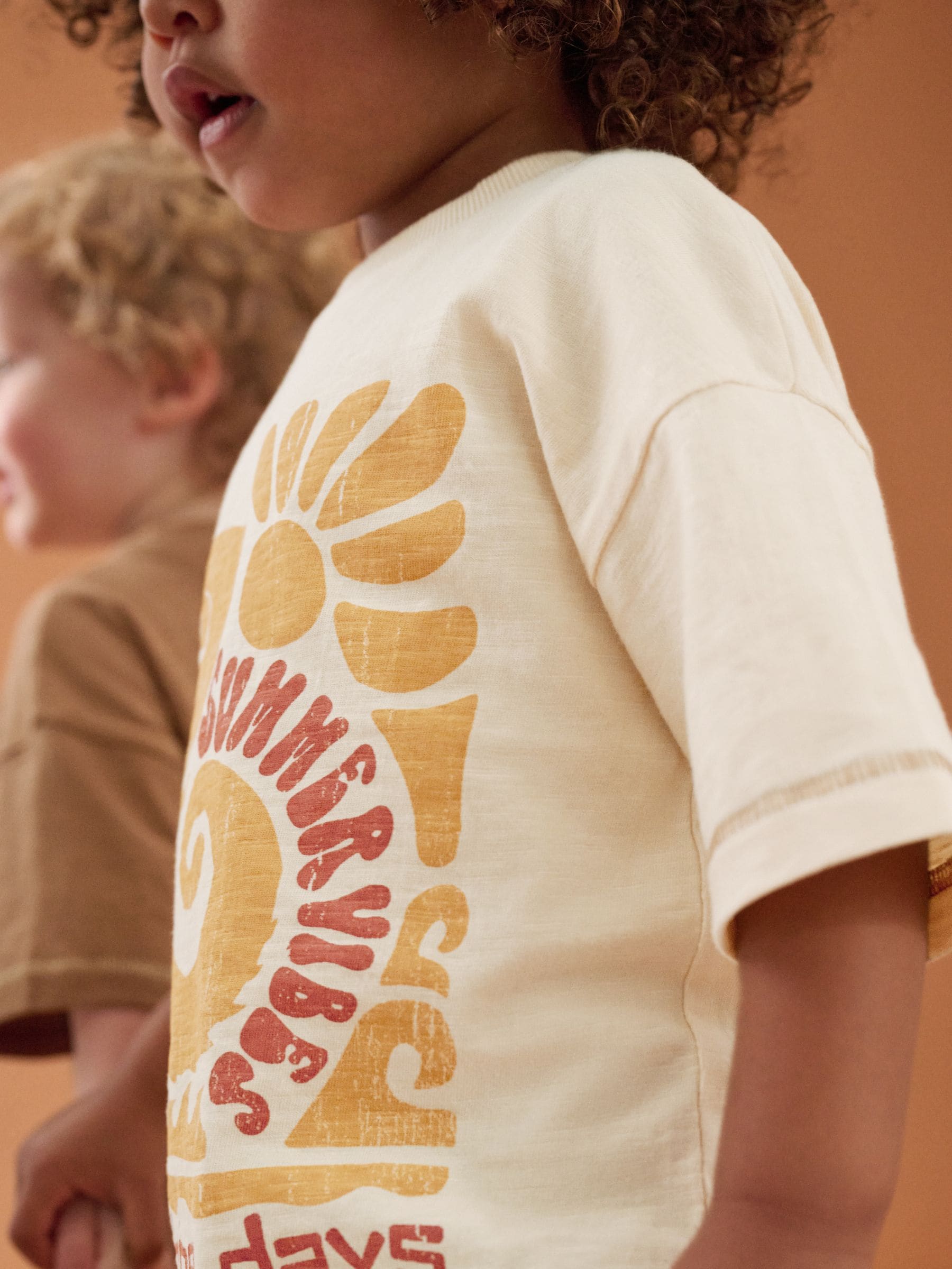 Bruin - Set van 2 T-shirts met korte mouwen en shorts (3 mnd - 7 jr) (3 mnd - 7 jr)