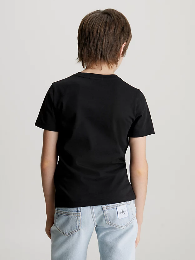 Camiseta com logotipo no peito